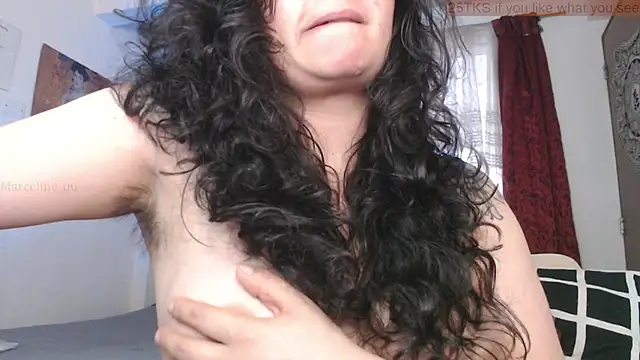 Marci_owo live sex cam