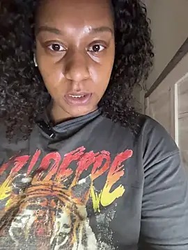 yaralucki's cam snapshot