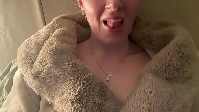 redheadrosie69's cam snapshot