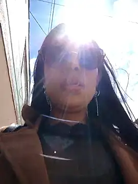 Astrid-- live sex cam