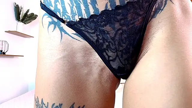 emily_burton18's cam snapshot