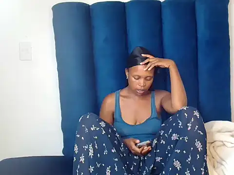 Ogle_'s cam snapshot