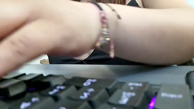 MiaCloudX's cam snapshot