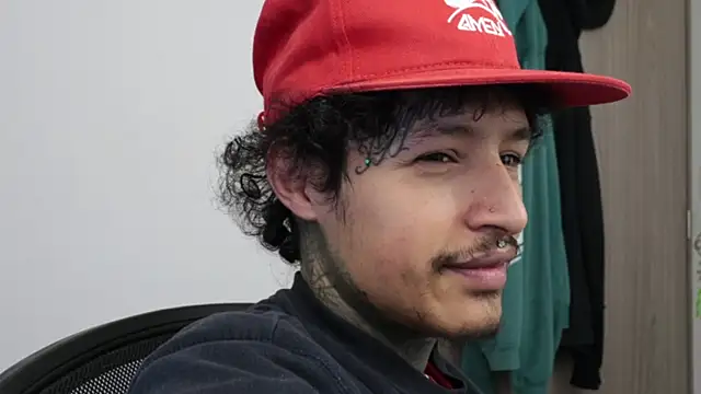 trieone's cam snapshot