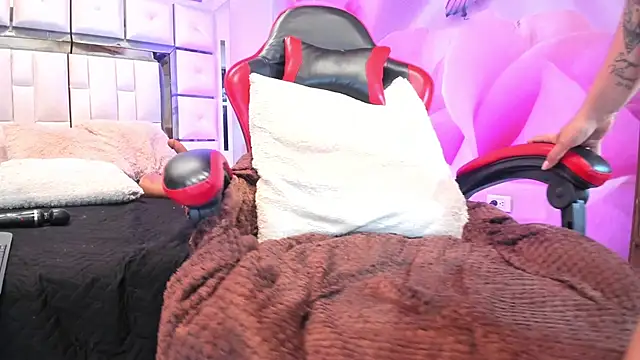 Yelena_mutiz live sex cam