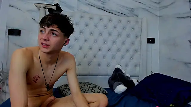 Ari_and_Storm live sex cam