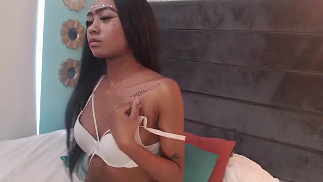 Lunarose_3's cam snapshot