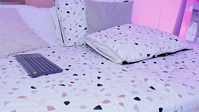 AnaTaylorr's cam snapshot