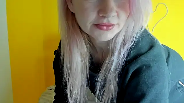 Madonna_Fire's cam snapshot