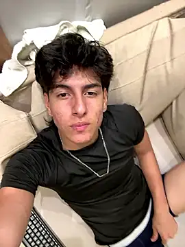 noahx_valko's cam snapshot