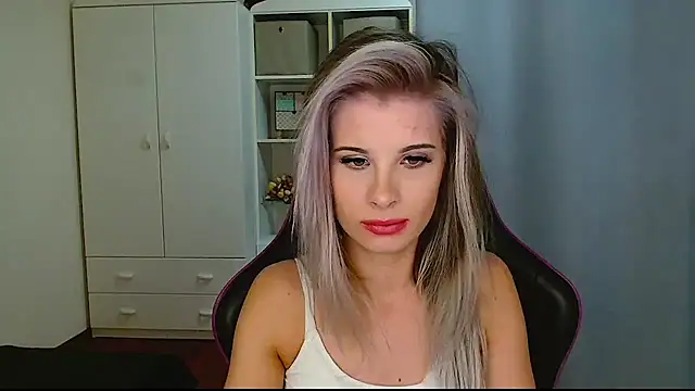 KristineGlow's cam snapshot