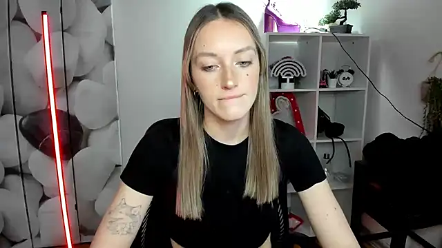 EvelynBlond's cam snapshot