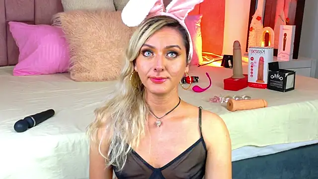 Lunitaa_Diva live sex cam