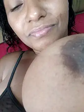 MichelyMaia live sex cam