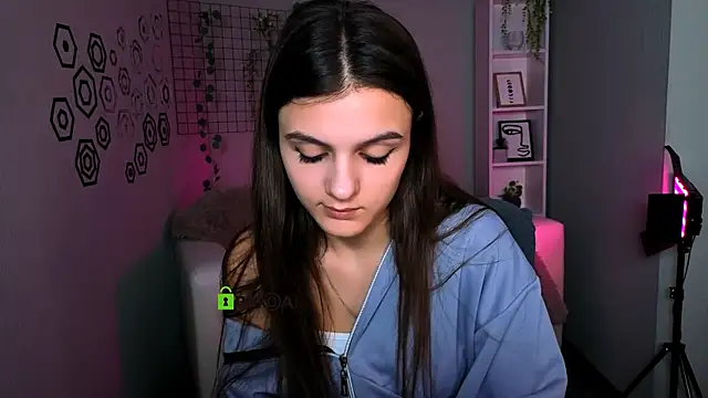 lisa_dark_'s cam snapshot