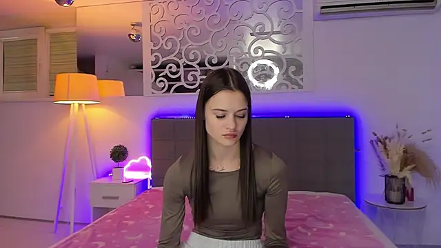 LuisaClover live sex cam