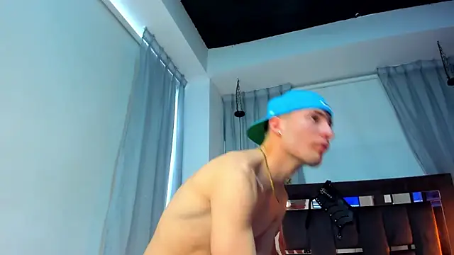 HunterHeat_ live sex cam