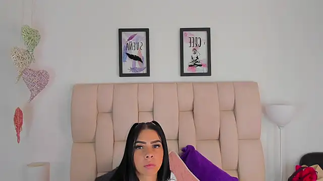 KristalFoxx live sex cam