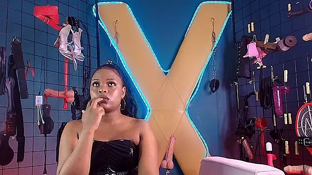 MrEbonybdsm live sex cam