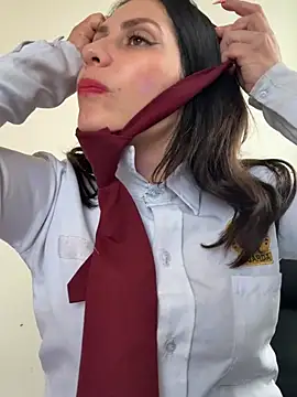 Alysson-- live sex cam