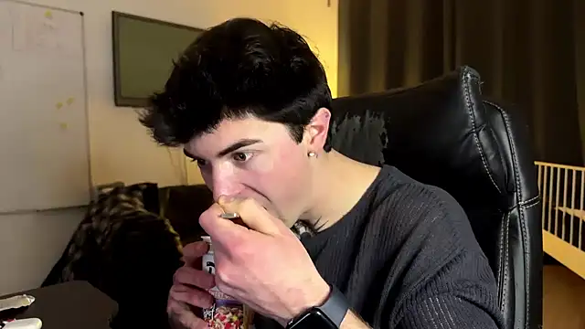 LiamFoster's cam snapshot