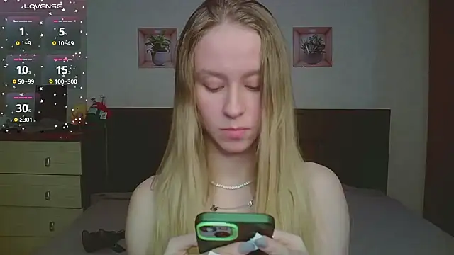 Lily__Devil's cam snapshot