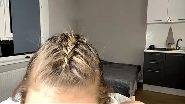 AliceQueenGirl live sex cam