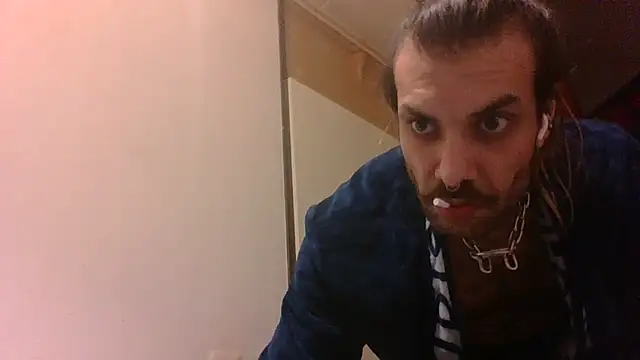 P4RtYBOII92 live sex cam