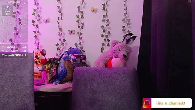 Tina_4_Charlie live sex cam