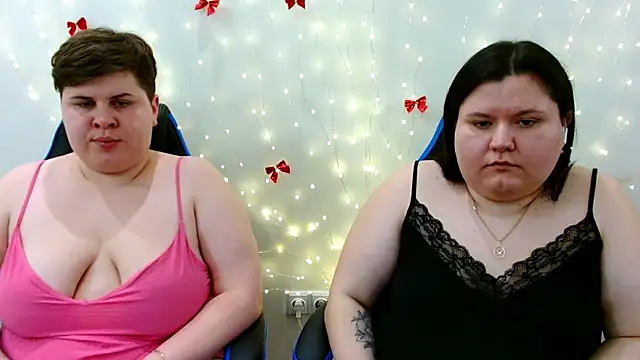 BeckyAndHellen live sex cam