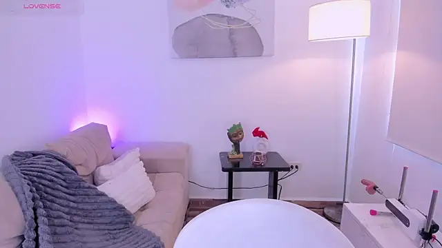 Agatha_brown1's cam snapshot