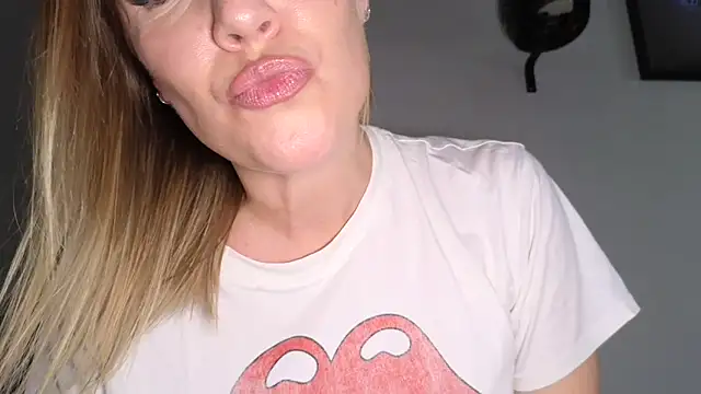 Sacha-xx live sex cam