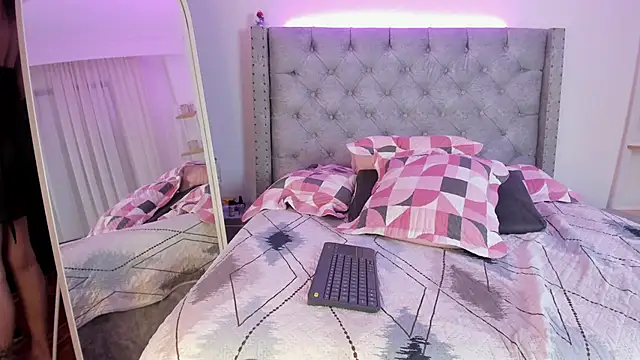 gaia_rouge's cam snapshot