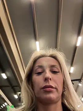 VikaBunny1 live sex cam