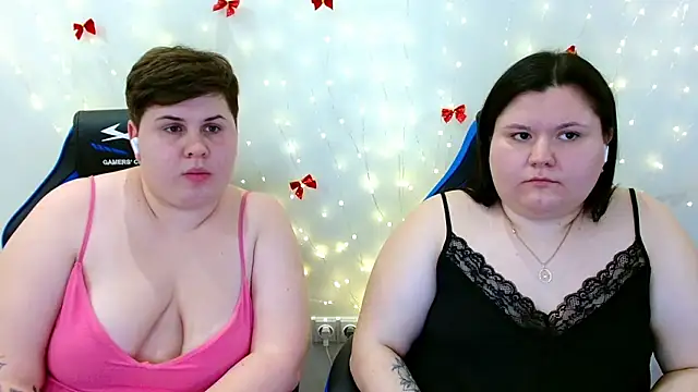 BeckyAndHellen live sex cam