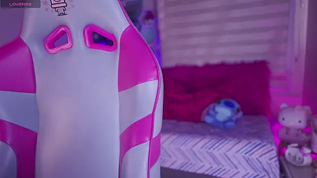 Rebecah_1's cam snapshot