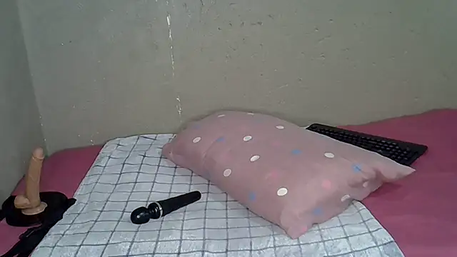 Bellabootie's cam snapshot