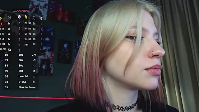 arielabradberry's cam snapshot