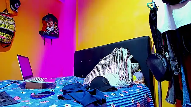 tattooedsmoker777 live sex cam