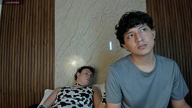 benji_and_nathan's cam snapshot