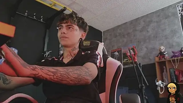 AcidMilo live sex cam