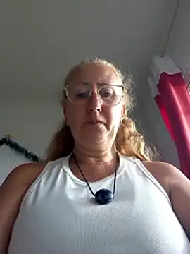 MILEIDE980 live sex cam