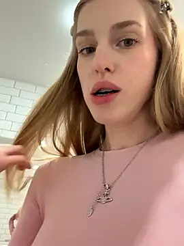 kira_mia live sex cam