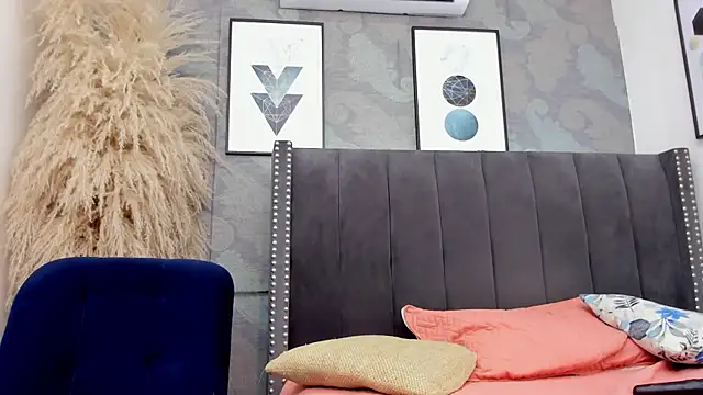 Anikka_Albrite_'s cam snapshot