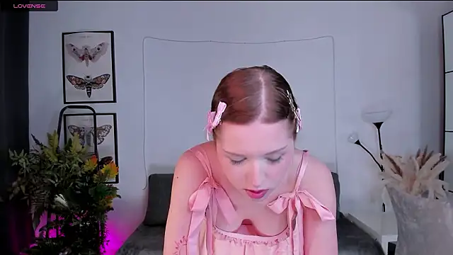 JanetMoor's cam snapshot