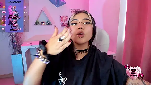 pinkk_deemon's cam snapshot