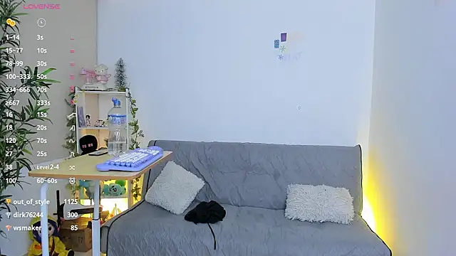 natty_romanof_18's cam snapshot