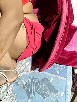 POOJACOUPLE live sex cam