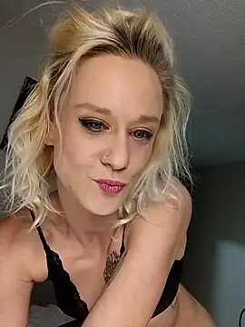 CrazyBabylov3 live sex cam