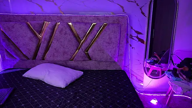 mia_collinxx's cam snapshot